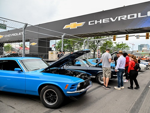Fans inspect engines at cruise night