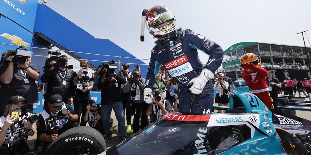 Kyle Kirkwood pulls away to win Detroit Grand Prix